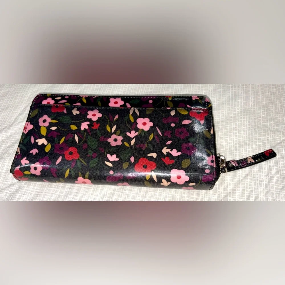 kate spade a Daycation Boho Black Floral Zip Around Large Wallet - Picture 4 of 8